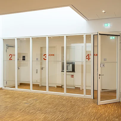 T46 E30 partition wall system, combined with a T30 door system, self-closing