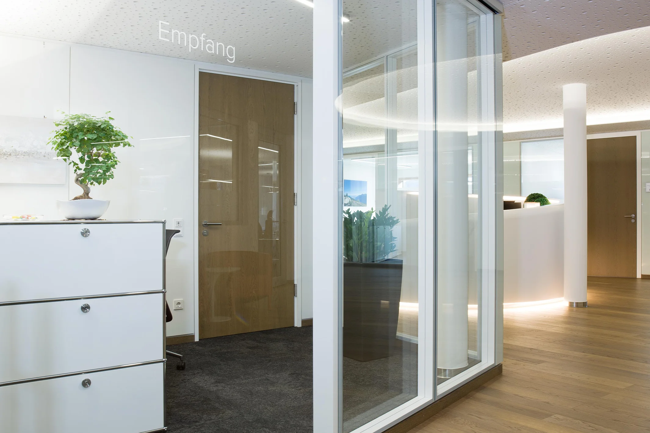 Lightweight partition wall system with bonded glass and white profiles