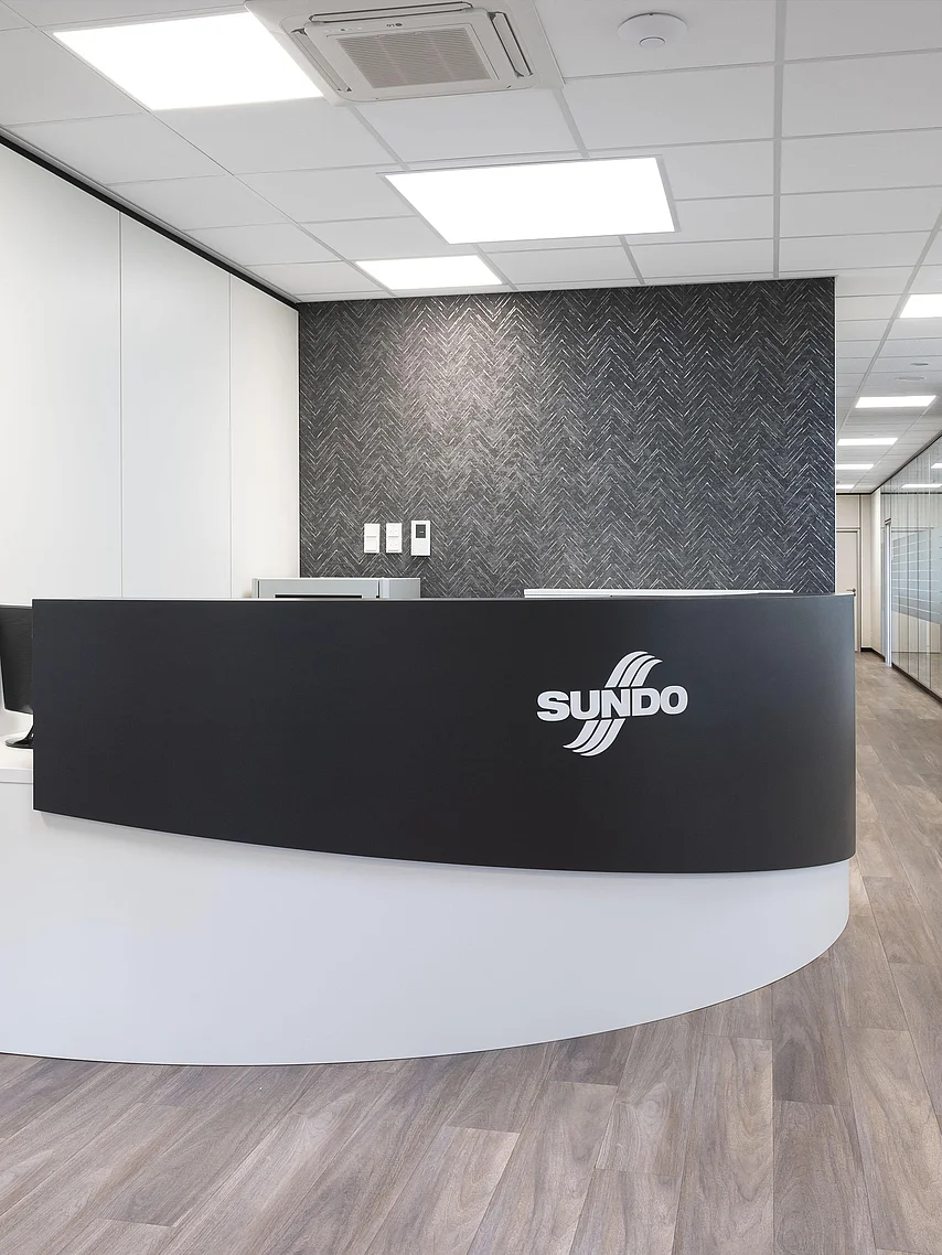 Individuell geplante Empfangstheke