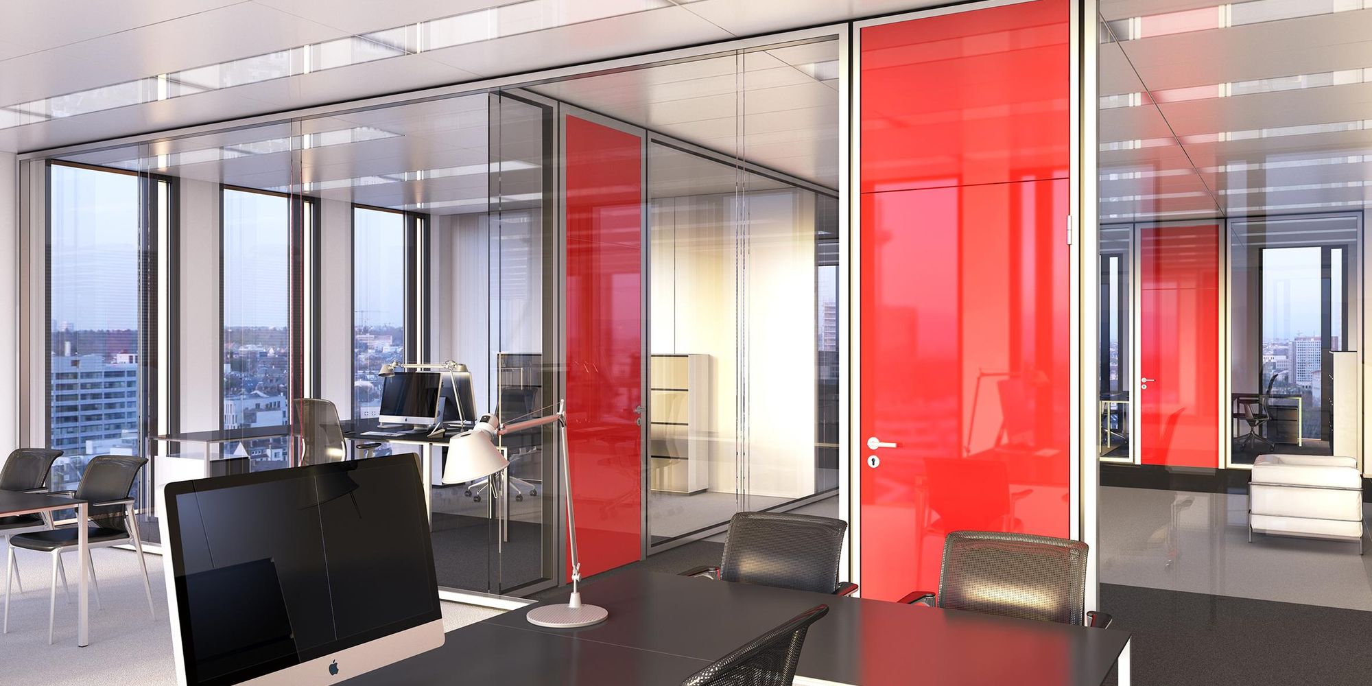 Bürogebäude mit T55 Zweischeiben-Verglasung und raumhohen roten Türen