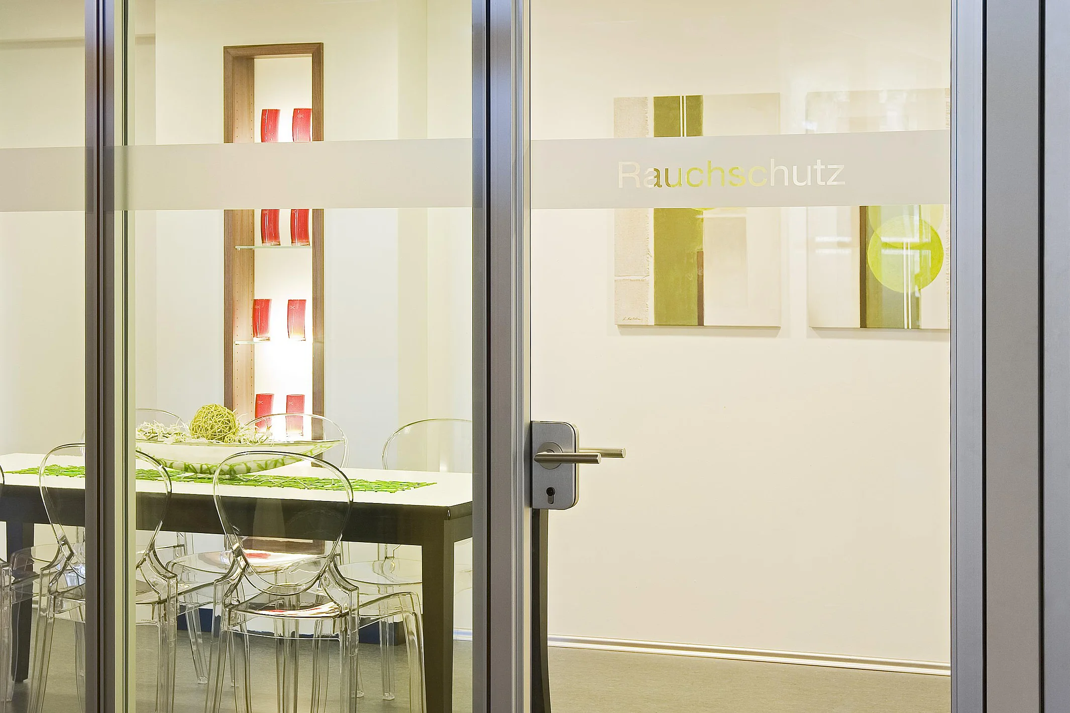 Rauchschutztür mit Obentürschließer